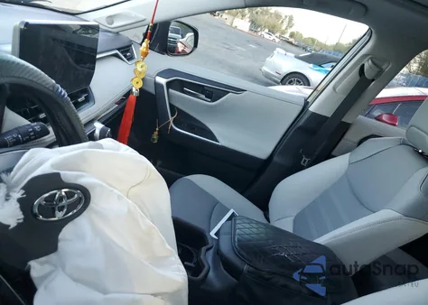 2025 Toyota Rav4 Limited z USA, uszkodzony, nr VIN 2T3Y1RFV3SC329962